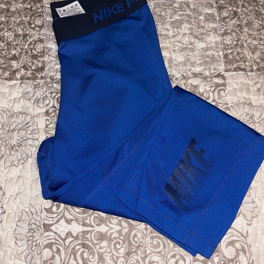 Nike women’s Royal Blue Sports half cut leggings